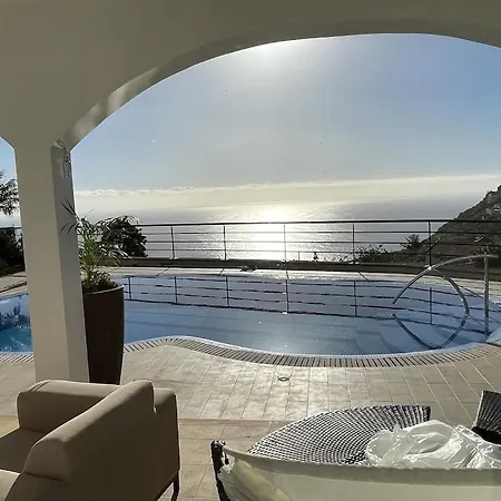 וילה Luxury With Private Heated Pool, Garden And Views Of The Sea And Mountains. ארקו דה קלחטה