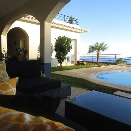 וילה Luxury With Private Heated Pool, Garden And Views Of The Sea And Mountains. *