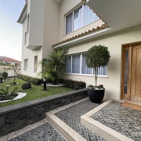 Luxury With Private Heated Pool, Garden And Views Of The Sea And Mountains. וילה