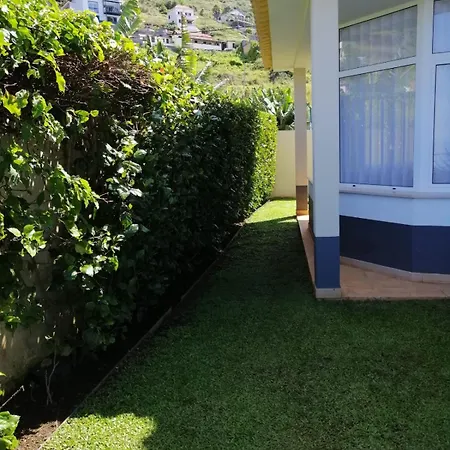 וילה Luxury With Private Heated Pool, Garden And Views Of The Sea And Mountains.