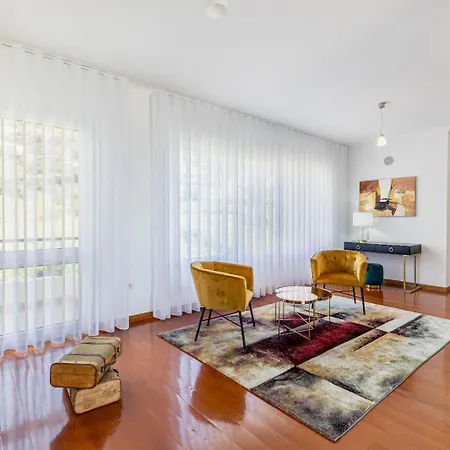 Luxury With Private Heated Pool, Garden And Views Of The Sea And Mountains. וילה *