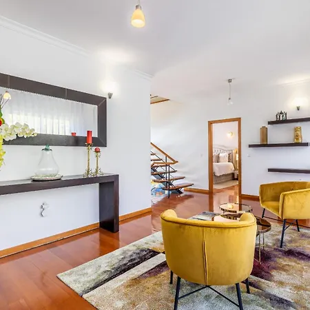 וילה Luxury With Private Heated Pool, Garden And Views Of The Sea And Mountains.