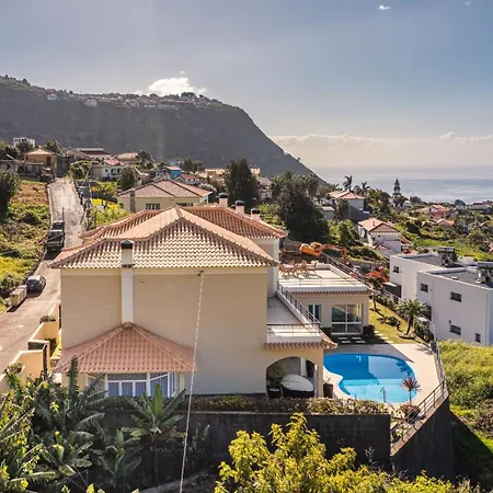 Luxury With Private Heated Pool, Garden And Views Of The Sea And Mountains. וילה