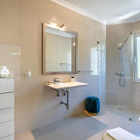 Luxury With Private Heated Pool, Garden And Views Of The Sea And Mountains. וילה *