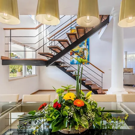 Villa Luxury With Private Heated Pool, Garden And Views Of The Sea And Mountains. Arco da Calheta (Madeira)