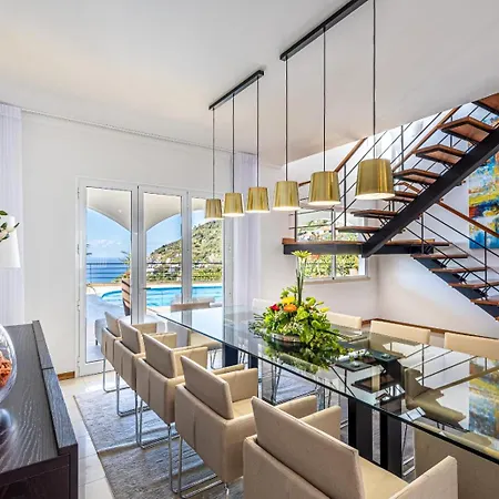 וילה Luxury With Private Heated Pool, Garden And Views Of The Sea And Mountains. *