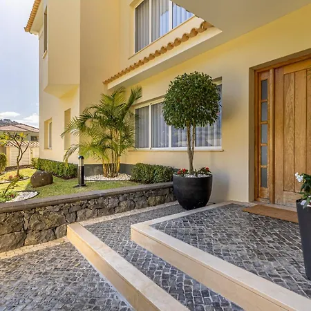 Luxury With Private Heated Pool, Garden And Views Of The Sea And Mountains. *