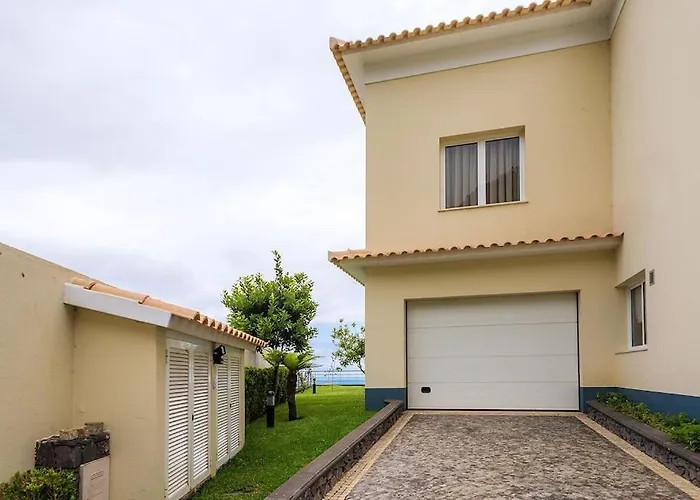 Luxury With Private Heated Pool, Garden And Views Of The Sea And Mountains. Villa