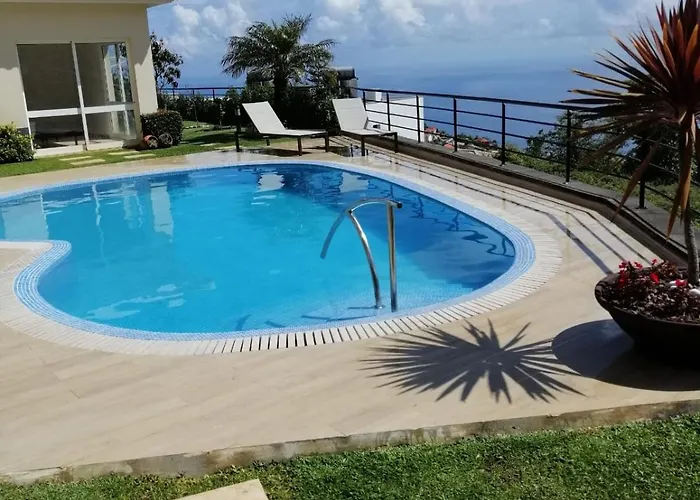 Villa Luxury With Private Heated Pool, Garden And Views Of The Sea And Mountains. Arco da Calheta (Madeira)