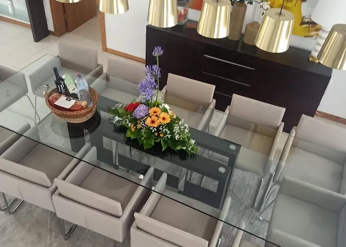 Luxury With Private Heated Pool, Garden And Views Of The Sea And Mountains. Villa