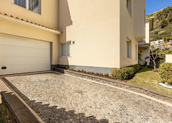 Luxury With Private Heated Pool, Garden And Views Of The Sea And Mountains. * Arco da Calheta (Madeira)