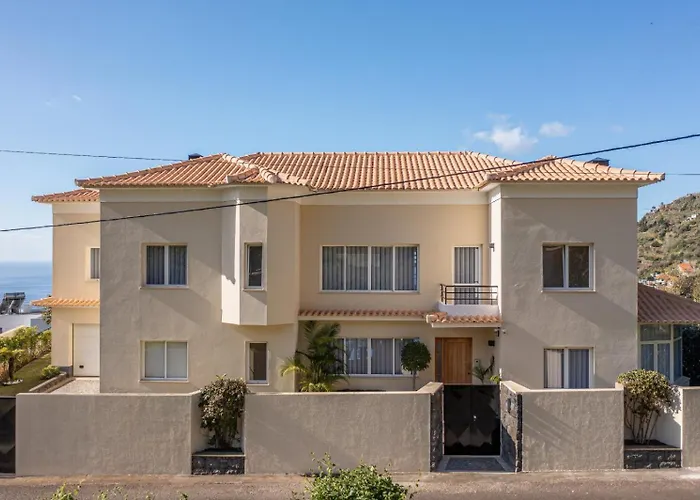 Luxury With Private Heated Pool, Garden And Views Of The Sea And Mountains. * Arco da Calheta (Madeira)