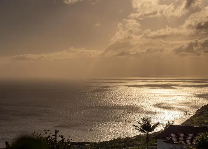 Luxury With Private Heated Pool, Garden And Views Of The Sea And Mountains. *