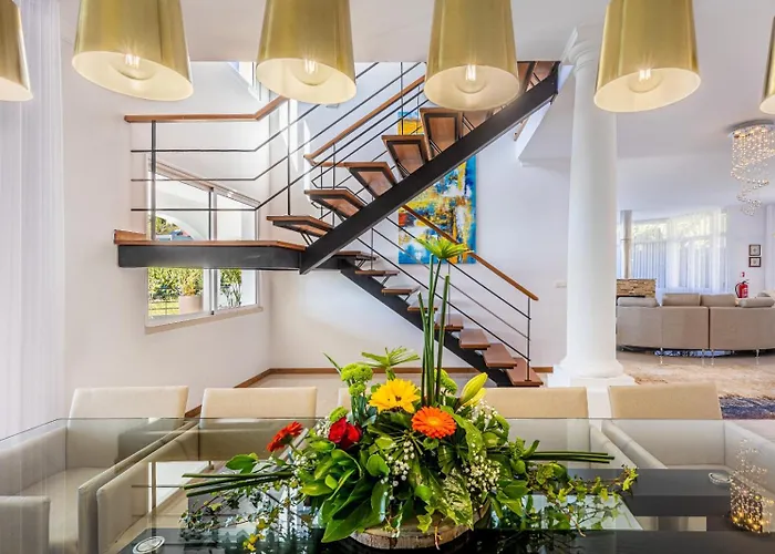 Villa Luxury With Private Heated Pool, Garden And Views Of The Sea And Mountains. Arco da Calheta (Madeira)