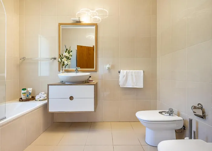 Luxury With Private Heated Pool, Garden And Views Of The Sea And Mountains. Villa *