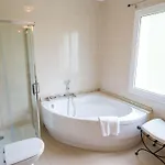 Villa Luxury With Private Heated Pool, Garden And Views Of The Sea And Mountains. Arco da Calheta (Madeira)