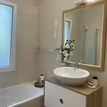 Luxury With Private Heated Pool, Garden And Views Of The Sea And Mountains. Arco da Calheta (Madeira)