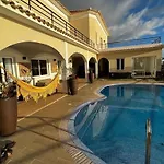 Luxury With Private Heated Pool, Garden And Views Of The Sea And Mountains. Arco da Calheta (Madeira)