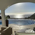 Villa Luxury With Private Heated Pool, Garden And Views Of The Sea And Mountains. Arco da Calheta (Madeira)
