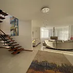 Luxury With Private Heated Pool, Garden And Views Of The Sea And Mountains.
