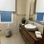 Luxury With Private Heated Pool, Garden And Views Of The Sea And Mountains. Villa Arco da Calheta (Madeira)