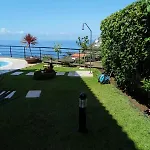 Luxury With Private Heated Pool, Garden And Views Of The Sea And Mountains. *