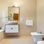 Luxury With Private Heated Pool, Garden And Views Of The Sea And Mountains. Villa *