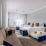 Villa Luxury With Private Heated Pool, Garden And Views Of The Sea And Mountains. Arco da Calheta (Madeira)