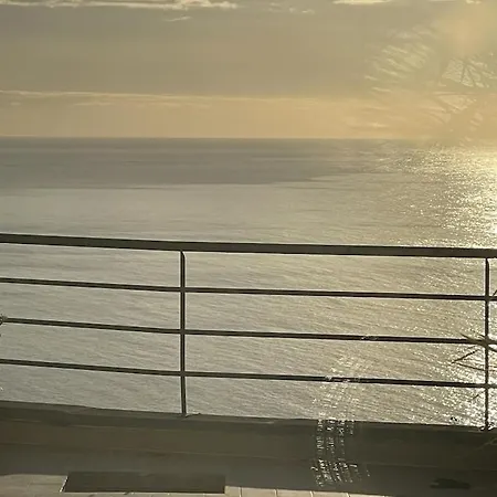 Luxury With Private Heated Pool, Garden And Views Of The Sea And Mountains. Arco da Calheta (Madeira)