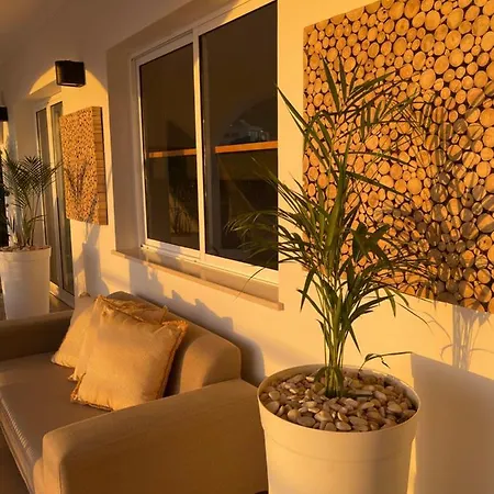 Luxury With Private Heated Pool, Garden And Views Of The Sea And Mountains. Arco da Calheta (Madeira)