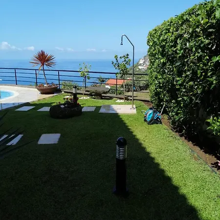 Luxury With Private Heated Pool, Garden And Views Of The Sea And Mountains. *