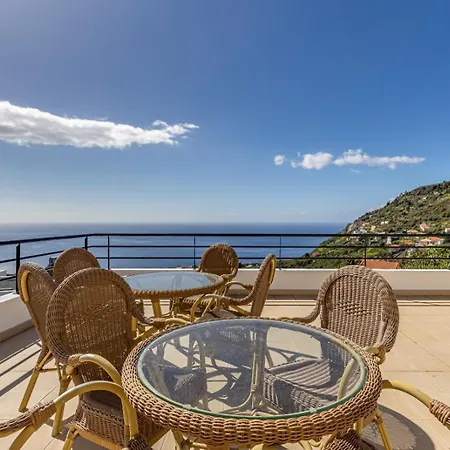 Villa Luxury With Private Heated Pool, Garden And Views Of The Sea And Mountains. Arco da Calheta (Madeira)