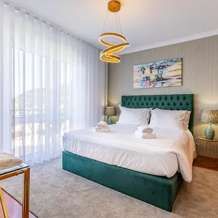 Luxury With Private Heated Pool, Garden And Views Of The Sea And Mountains. Arco da Calheta (Madeira)