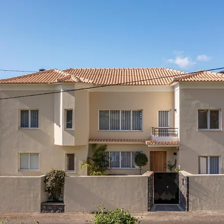 Luxury With Private Heated Pool, Garden And Views Of The Sea And Mountains. * Arco da Calheta (Madeira)