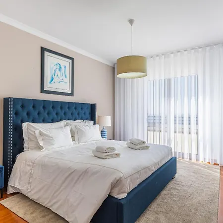 Luxury With Private Heated Pool, Garden And Views Of The Sea And Mountains. Villa