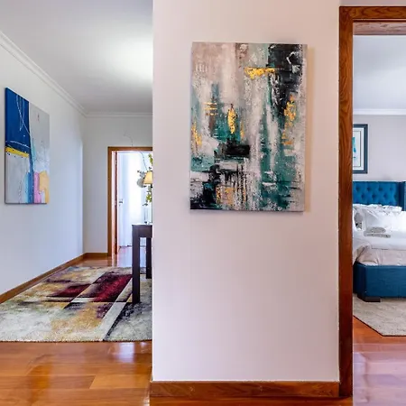 Luxury With Private Heated Pool, Garden And Views Of The Sea And Mountains. Villa *