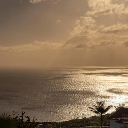 Luxury With Private Heated Pool, Garden And Views Of The Sea And Mountains. *