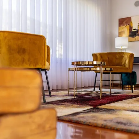 Luxury With Private Heated Pool, Garden And Views Of The Sea And Mountains. Villa *