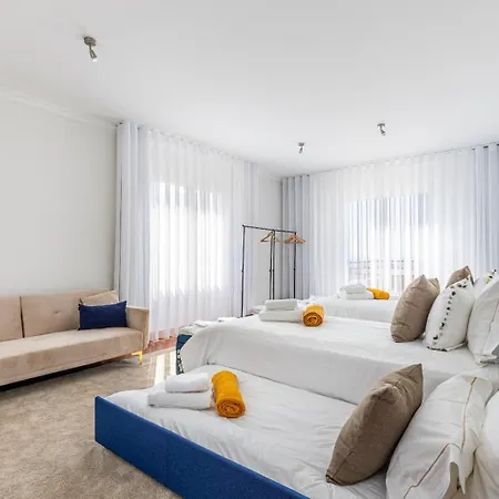 Luxury With Private Heated Pool, Garden And Views Of The Sea And Mountains. *