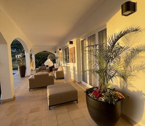 Luxury With Private Heated Pool, Garden And Views Of The Sea And Mountains. *