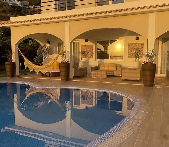 Villa Luxury With Private Heated Pool, Garden And Views Of The Sea And Mountains. Arco da Calheta
