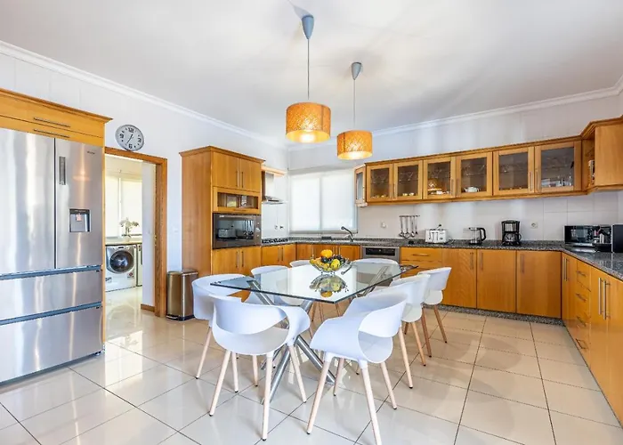 Villa Luxury With Private Heated Pool, Garden And Views Of The Sea And Mountains. *