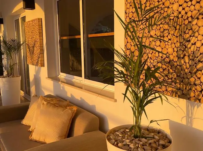 Luxury With Private Heated Pool, Garden And Views Of The Sea And Mountains. Arco da Calheta (Madeira)