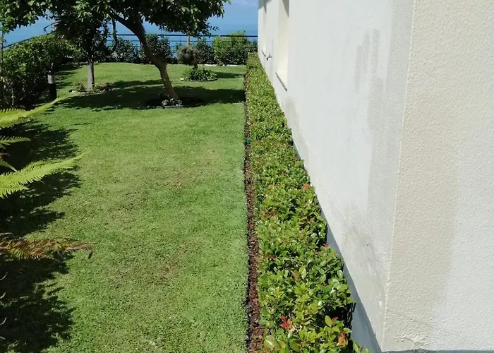 Villa Luxury With Private Heated Pool, Garden And Views Of The Sea And Mountains.