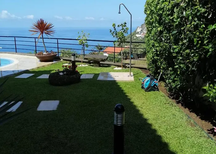 Luxury With Private Heated Pool, Garden And Views Of The Sea And Mountains. *