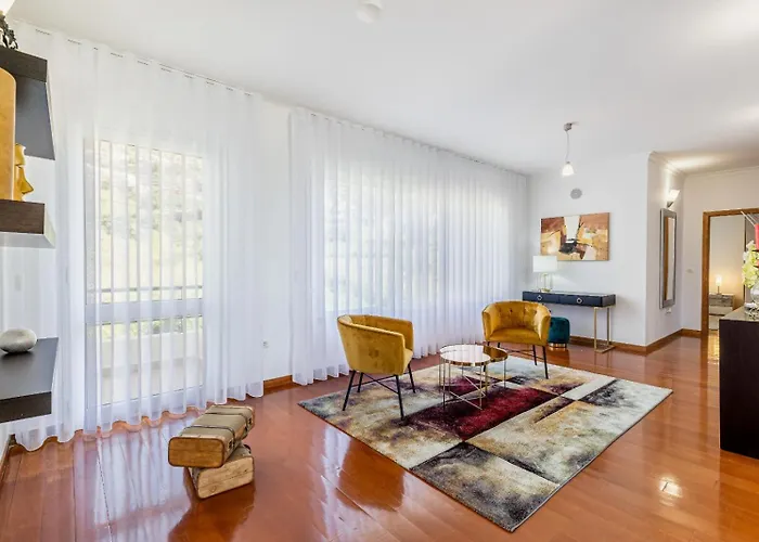 Luxury With Private Heated Pool, Garden And Views Of The Sea And Mountains. Villa *