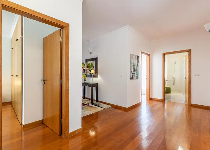 Villa Luxury With Private Heated Pool, Garden And Views Of The Sea And Mountains.