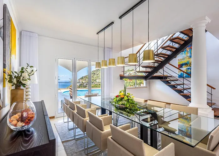 Villa Luxury With Private Heated Pool, Garden And Views Of The Sea And Mountains. *